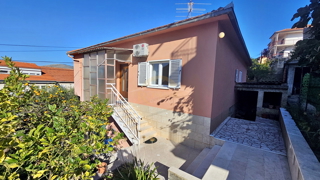 Hiša v Trogirju/Čiovu - Blizu kampa Rožac - 200 m od morja